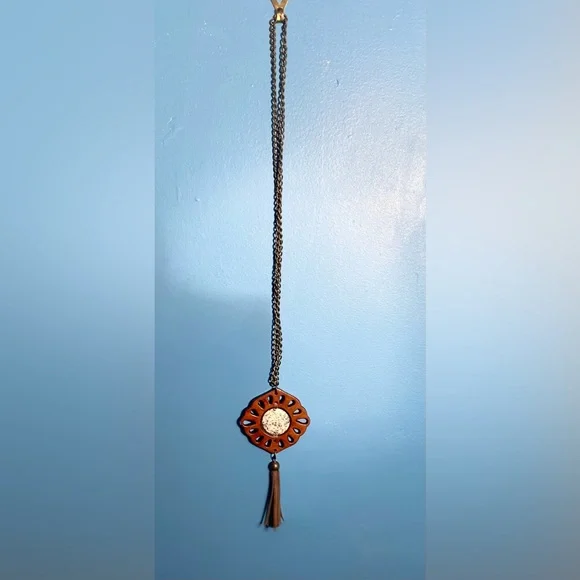 Three Bird Nest Boho Whiskey Pendant Necklace - Brown and Gold - Picture 6 of 6